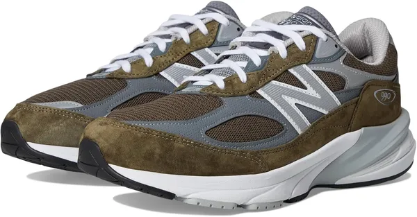 New Balance 990 V6 Sneaker